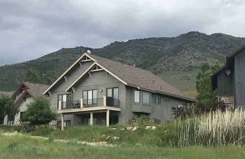 Eden House | Spoil yourself in our luxurious Trappers Ridge home!