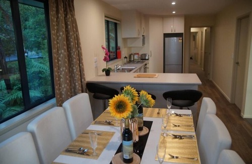 Greymouth House | Spoil yourself. Relax in style. Warm and quiet.