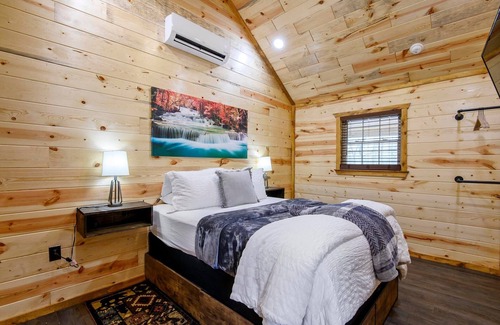 Smithville Cabin | Sportsman's Hideaway!