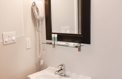 Port McNeill Hotel | Sportsman's Inn on the Harbour Front
