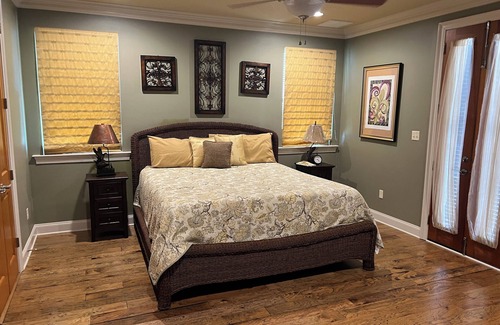 Port Sulphur Cabin | Sportsmens Heaven, 30 Min. from New Orleans, LA