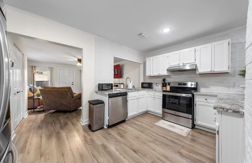 Foley House | Sportsplex.PetFriendly.OWA.GasGrill.Foosball.FullyFencedYard