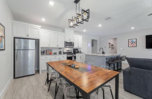 Central Arlington House | Sporty Spot - Hot Tub - Walk to AT&T Stadium