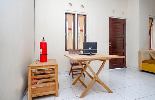 Jepara Hotel | SPOT ON 2414 Homestay Potroyudan Syariah