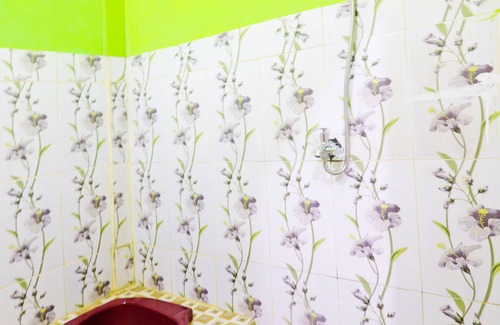 Jambi Hotel | SPOT ON 91222 Kanjeng Mami Homestay Syariah