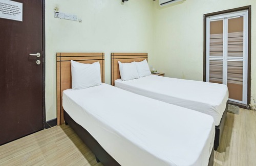 Tanjung Pinang Hotel | SPOT ON 92053 Bagus Stay