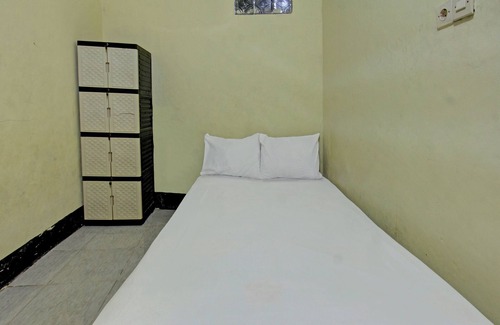 Kecamatan Janapria Hotel | SPOT ON 92882 Penginapan 3 Bersaudara Near Pasar Sengkol