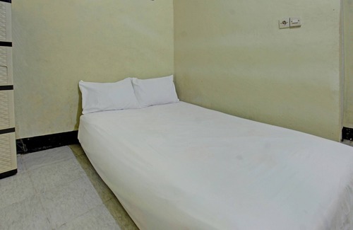 Kecamatan Janapria Hotel | SPOT ON 92882 Penginapan 3 Bersaudara Near Pasar Sengkol
