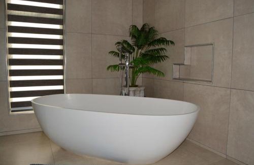 Parys Villa | Spot the 10th