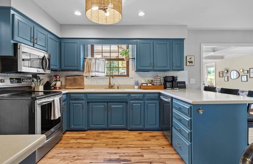 Goodlettsville House | Spotless 4BR Hot tub Fire pit Game Room Privacy Fence 12 Mins to DT