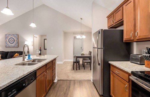 Westerville Apartment | Spotless Monthly Penthouse | 2BR + Pool + Gym