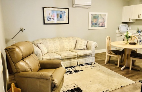 Sooke House | Spotless Pet Friendly Suite in Sooke