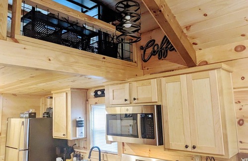 Pickens Cabin | Spotted Deer Cabin- Mountain Views- Outdoor Tub