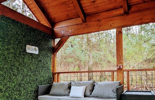 Pickens Cabin | Spotted Deer Cabin- Mountain Views- Outdoor Tub