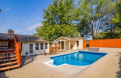 Wichita House | Sprawling 6BD Home With POOL In Safe Area!