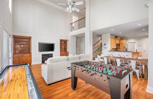 Richardson House | Sprawling 7 Bedroom Home w/Gamerooms