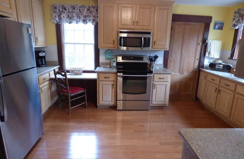 North Chatham House | Sprawling Family home located across from Chatham Harbor