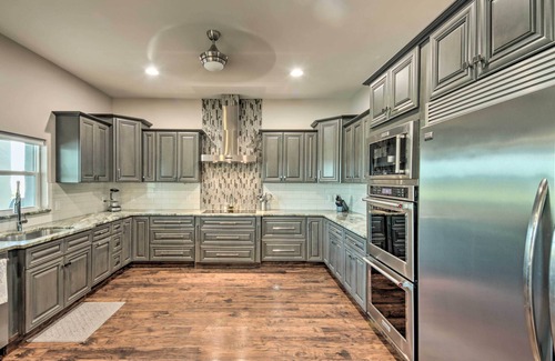 LaBelle House | Sprawling Fort Denaud Paradise: Pool, Hot Tub