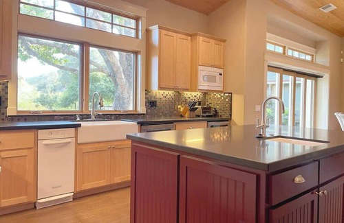 Healdsburg House | Sprawling Vineyard Estate - Pool, Hot Tub - Stunning Views!