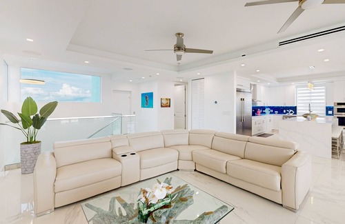 Key Largo House | Sprawling waterfront home with pool, outdoor kitchen, game table, grill, & W/D