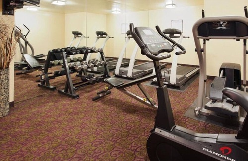 Union City House | Spread out and enjoy the spacious rooms!