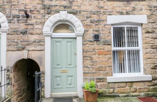 Hayfield House | Spring Bank Cottage