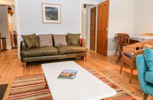 Hayfield House | Spring Bank Cottage