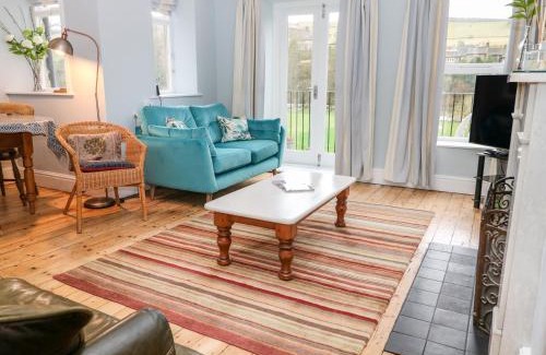 Hayfield House | Spring Bank Cottage
