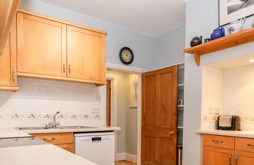 Hayfield House | SPRING BANK COTTAGE, pet friendly, with open fire in Hayfield