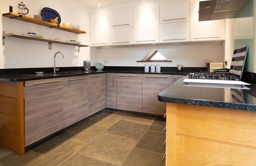 Hook Norton House | Spring Barn, Chipping Norton - sleeps 4 guests in 2 bedrooms