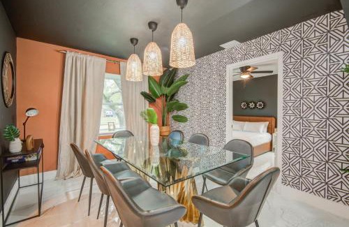 Spring Branch Central House | Spring Branch Getaway Feat 5BD Pool Hot tub