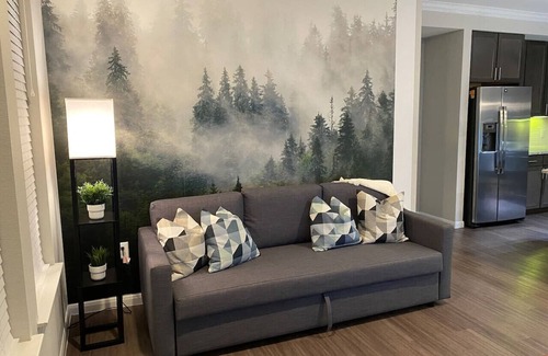 Spring Apartment | Spring Cheerful Modern 2 king Longterm
