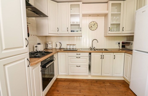 Llangeler Cottage | SPRING COTTAGE, pet friendly, with a garden in Pentre-Cwrt