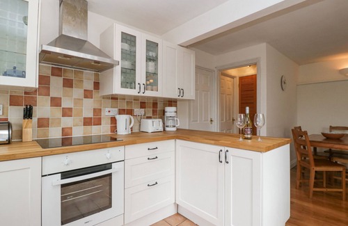 Birdlip Cottage | SPRING COTTAGE, pet friendly, with a garden in Brockworth
