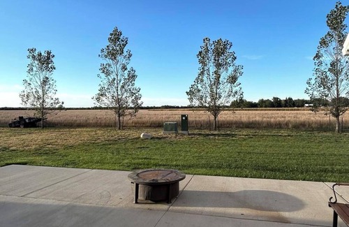 Pierre House | SPRING CREEK GETAWAY! 2 BEDROOM,1 BATH HOUSE BACKED UP TO OPEN SPACE!