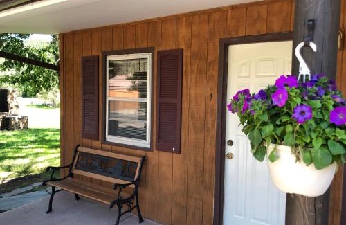 Hill City Hotel | Spring Creek Inn