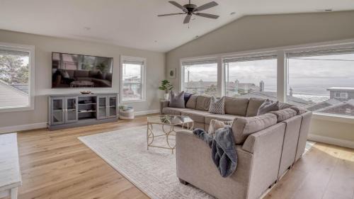 Lincoln City House | Spring Fever
