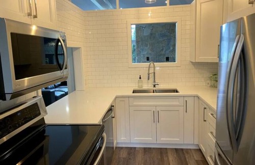 Saanich House | Spring Gate Estate by Elk Lake