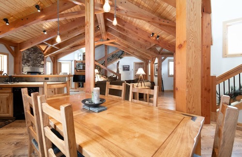 Blue River House | Spring Haven Home: Gorgeous, Dog Friendly