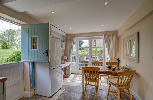 Begbroke Apartment | Spring Hill Cottage | Oxfordshire Holiday Let | 2 Beds & Sleeps 4