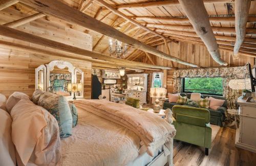 Rudy House | Spring Hill Farm - The Pampered Peacock