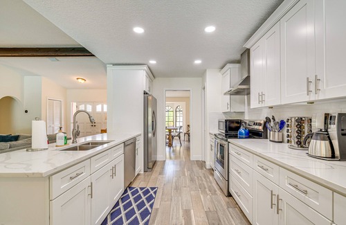 Spring Hill House | Spring Hill Retreat w/Pool: 7 mi to Weeki Wachee!