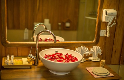 Nyaungshwe Hotel | Spring Lodge Inle