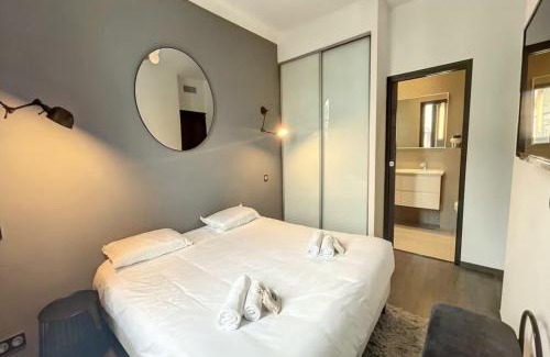 Sagunto Apartment | Spring Mantle