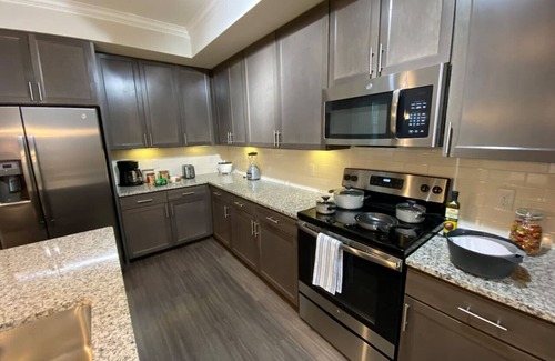Spring Apartment | Spring Modern 2B2B king Fully equipped Long term