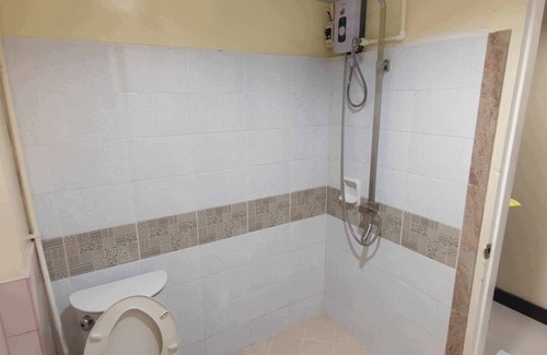Dasmarinas Hotel | Spring Plaza Hotel
