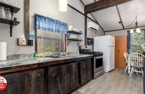 Miami Cabin | Spring River Fishing Cabins #1 - Maple - Dogs ok