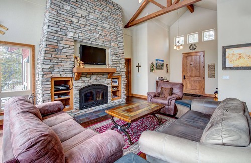 Quandary Village House | Spring Sale elegant comfortable Mtn Home w7beds:2CalifKing&4Queen bd, 3Fireplace
