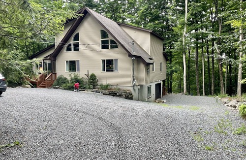 Lake Ariel House | Spring & Summer in the Poconos! Grill, Firepit, Hot Tub, Pools, Beach, Golf MORE