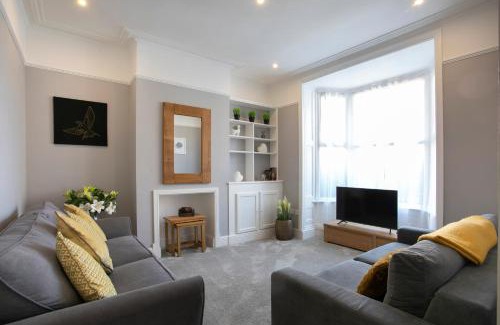 Aylestone House | Spring Villa